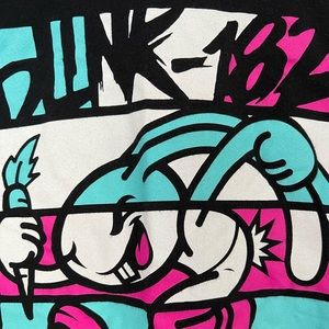 Small Women’s black blink 182 raglan sleeve style tee